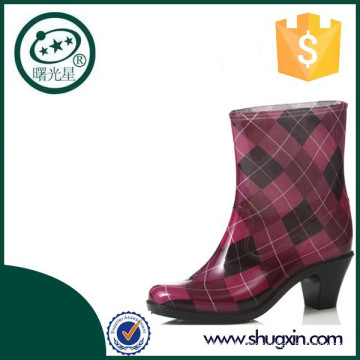 Femmes à la mode arc-en-ciel coupe basse talons hauts été violet taizhou en plastique pvc rainboots meilleure vente B-812